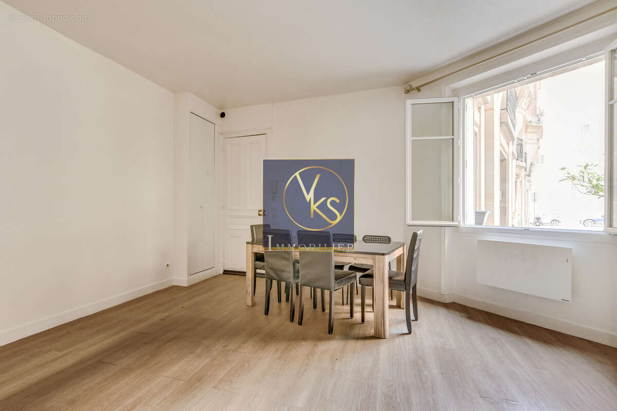 Appartement à PARIS-15E