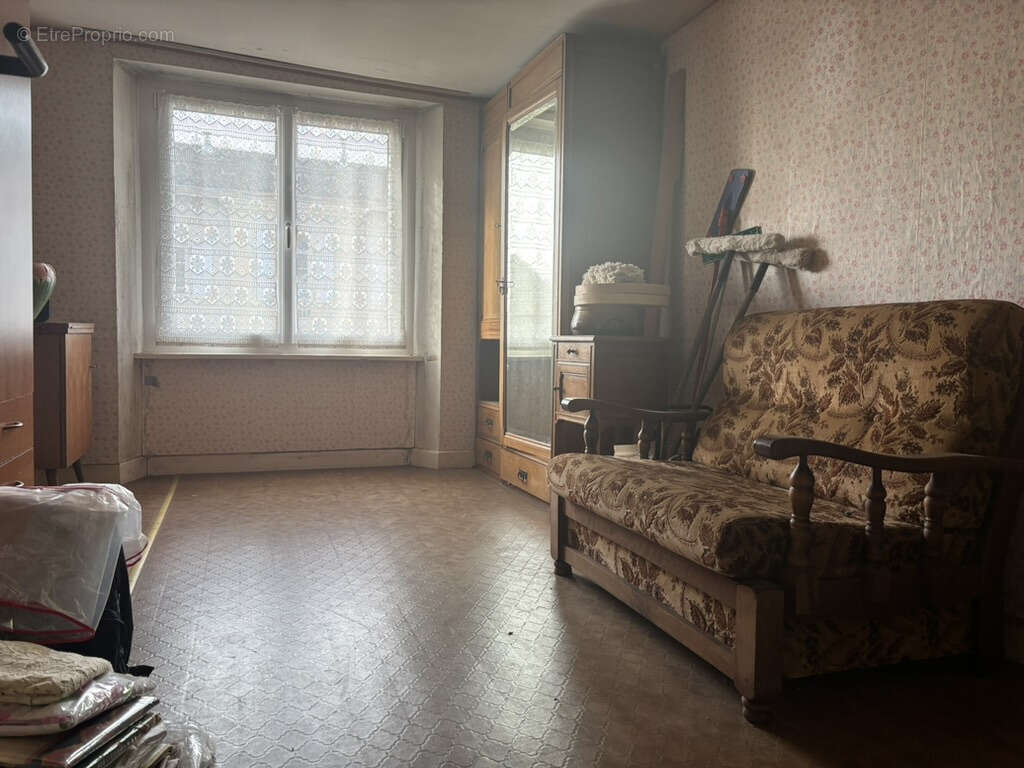 Maison à VELOTTE-ET-TATIGNECOURT