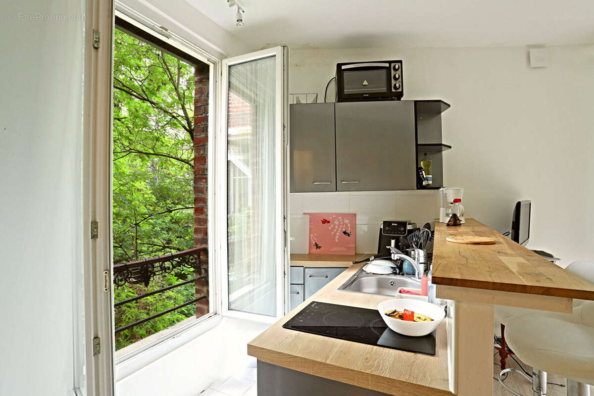 Appartement à PARIS-14E