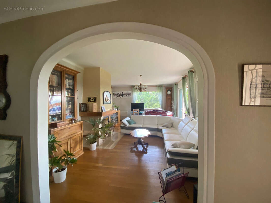 Maison à SAINT-CYR-AU-MONT-D'OR