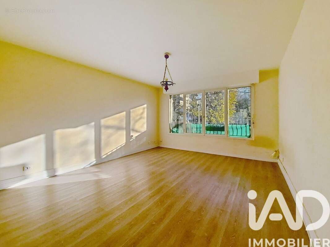 Photo 2 - Appartement à LE PLESSIS-BOUCHARD