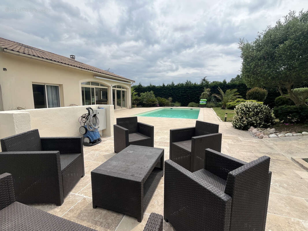 Maison à AMBARES-ET-LAGRAVE