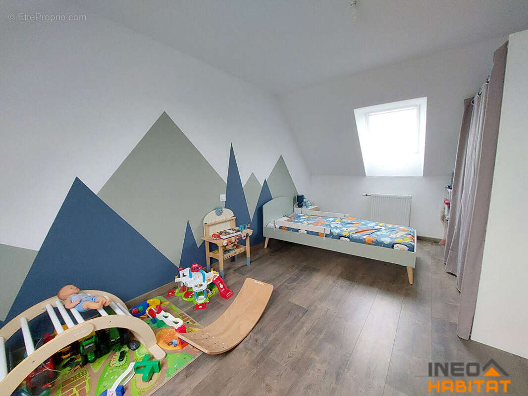 Maison à MEZIERES-SUR-COUESNON