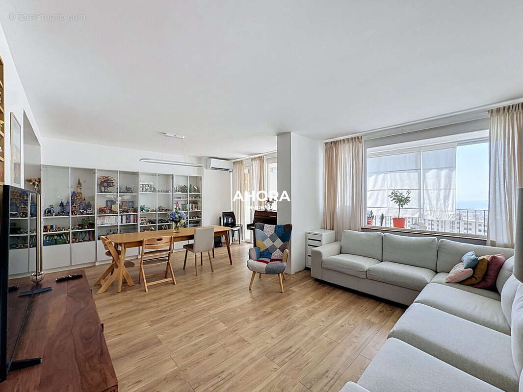 Appartement à MARSEILLE-9E