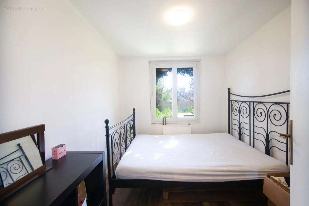 Appartement à MARSEILLE-3E