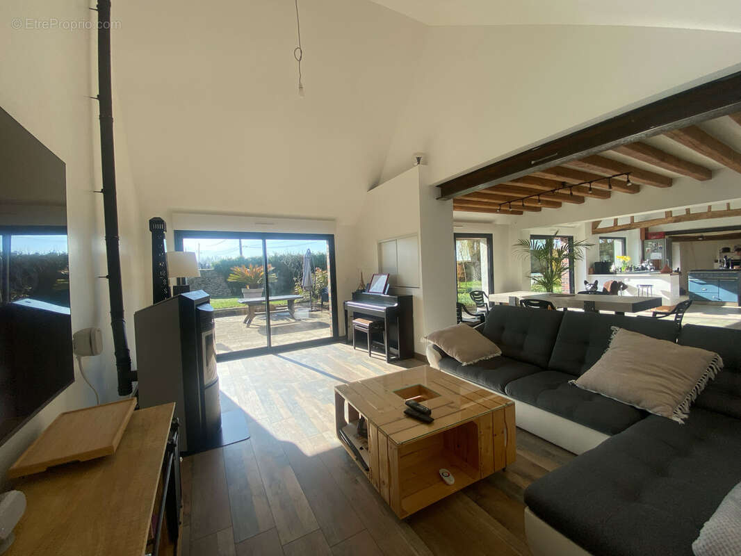 Maison à HOUDAN