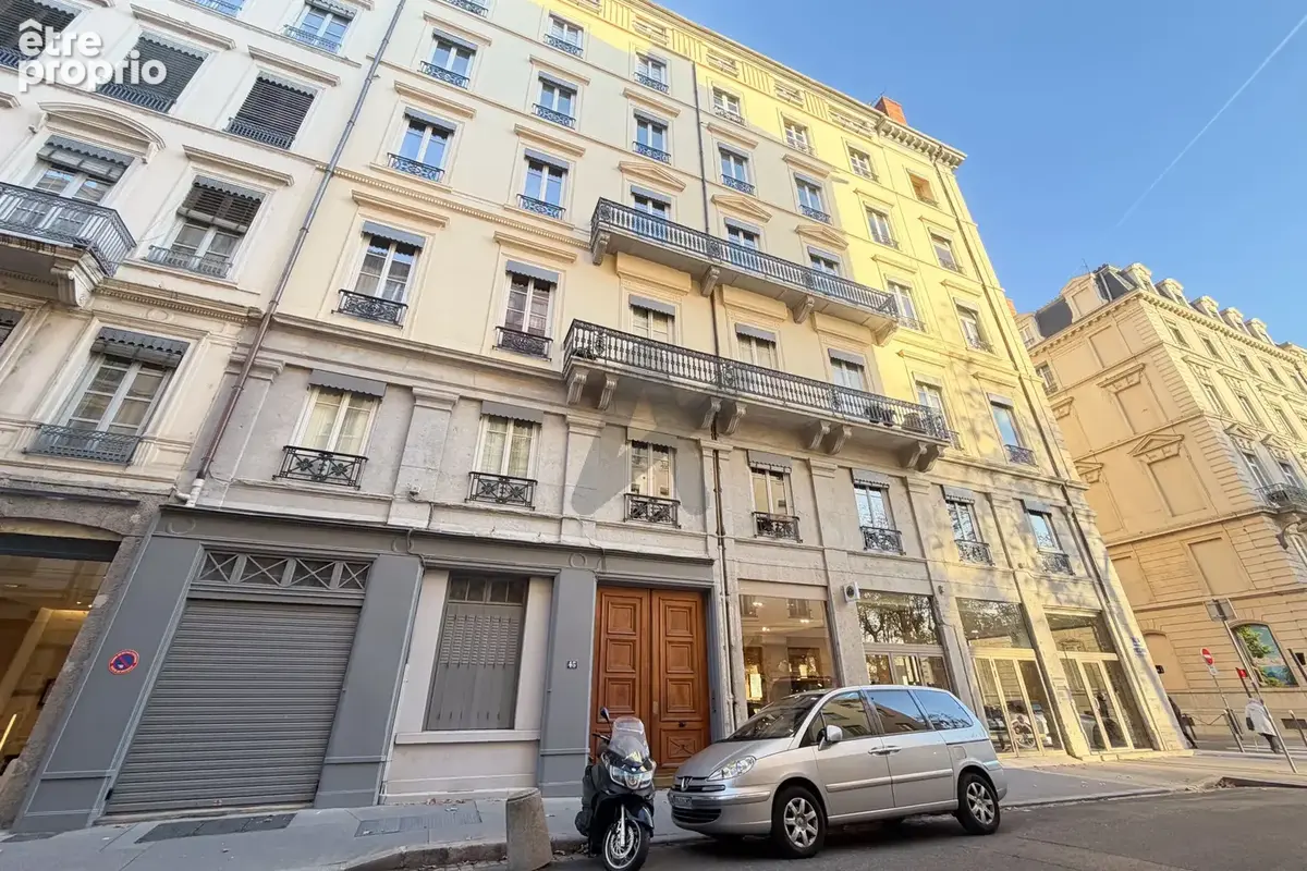 LYON 6EME - Place Lyautey : Appartement familial de 167m2, 4 chambres, au dernier étage avec vue. - photo 14