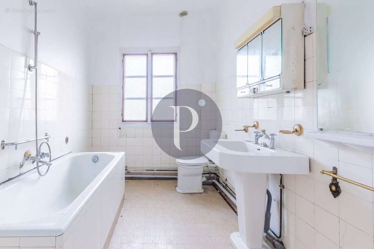 Maison à VERRIERES-LE-BUISSON