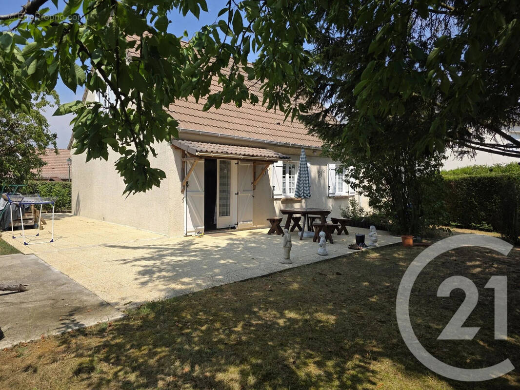 Maison à OISSERY