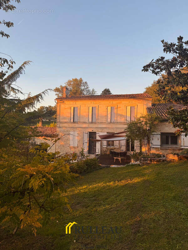 Maison à FRONSAC