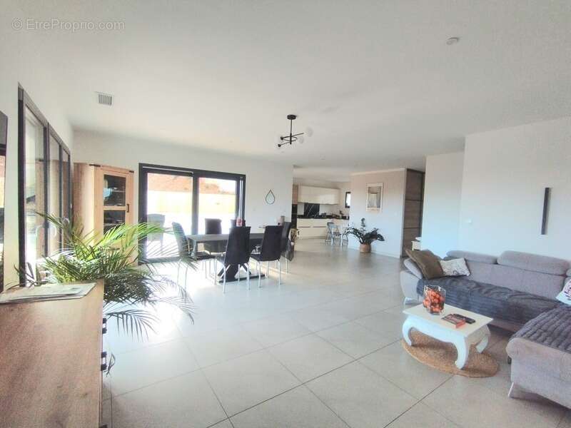 Maison 5 pièces – 120 m² habitables – Vue mer – Piscine - Garage de 136 m2 à FOLELLI, Penta di Casinca (Haute-Corse) - photo 7
