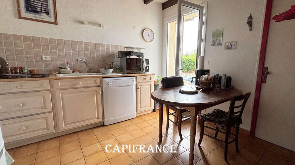 Maison à vendre 4 pièces PORT D'ENVAUX (17) - photo 5