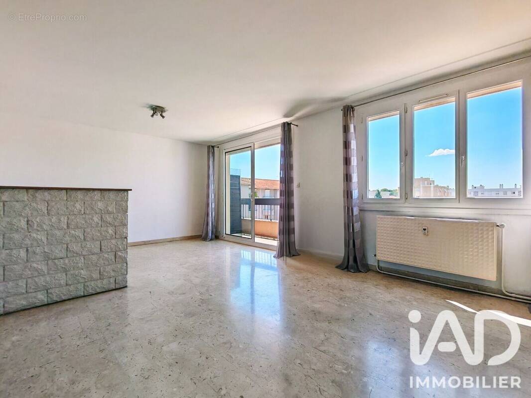 Photo 1 - Appartement à VILLEURBANNE