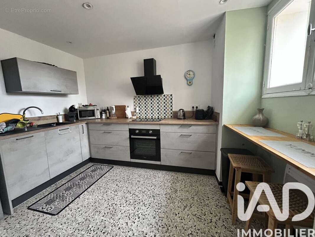 Maison 65 m² à Cruis  - photo 4