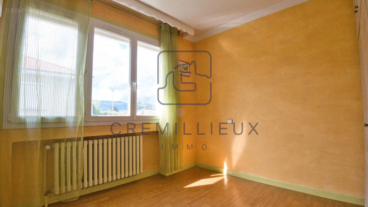 Maison à GUILHERAND-GRANGES