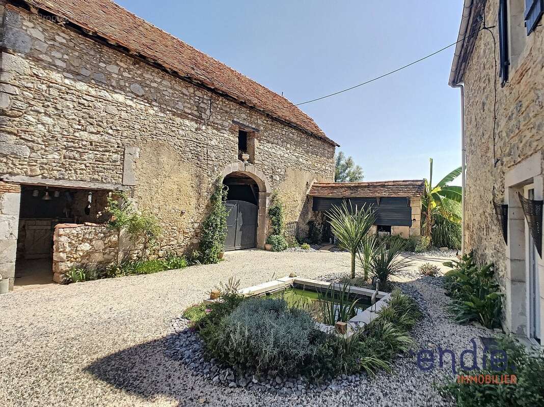 Maison à LOUBIENG