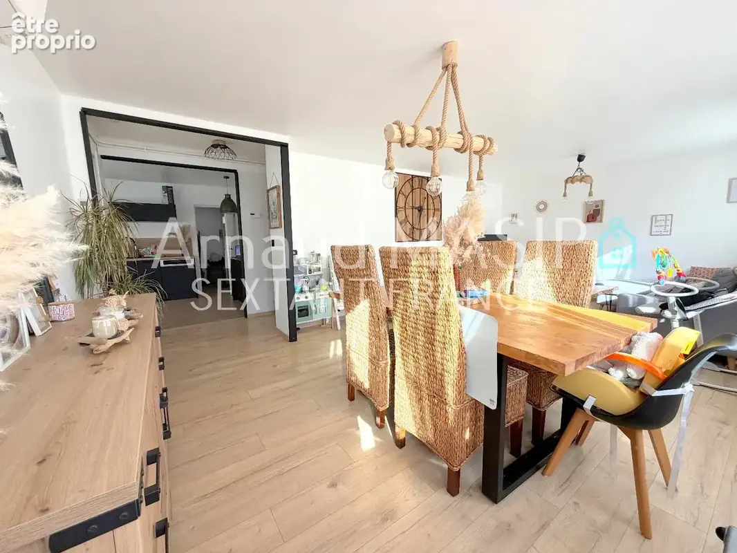 Pavillon de plain pied renove 95m² hab, jardin, terraces, garage, atelier, proche commodites - photo 6