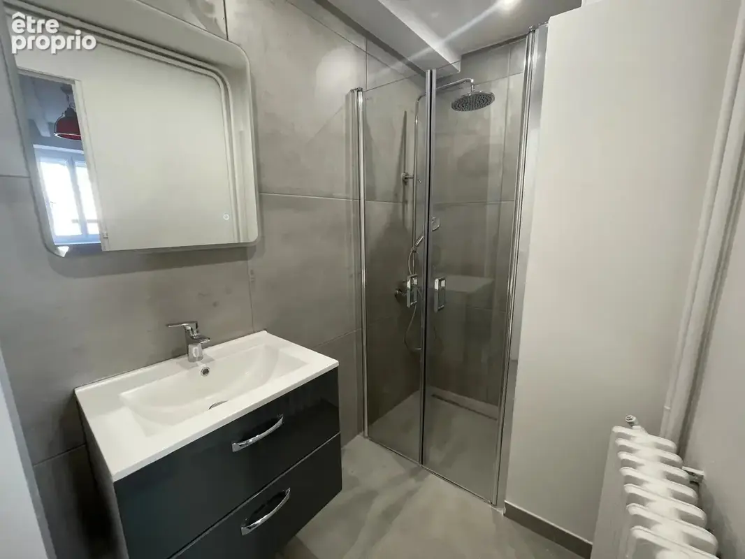 Investissement locatif - Maison 3 appartements + dépendances - 178 m² - photo 8