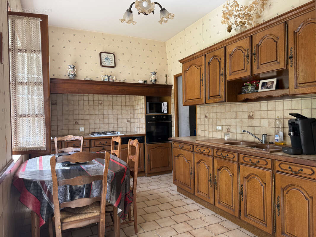 Maison à CASTELNAU-D'AUZAN