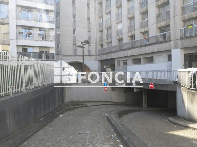 Parking à PARIS-10E