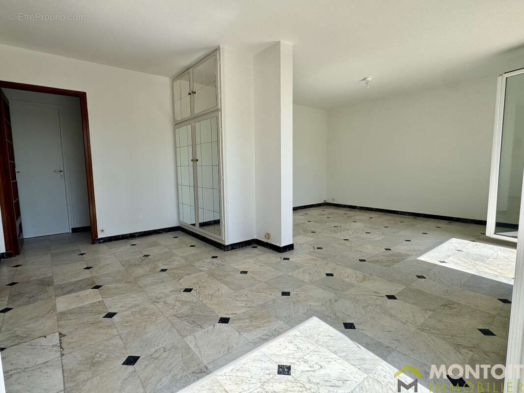 Appartement à L'HAY-LES-ROSES