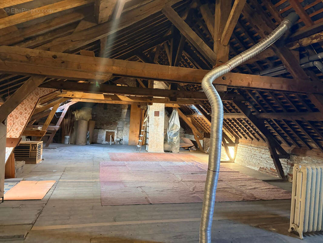 Maison à CRECY-SUR-SERRE