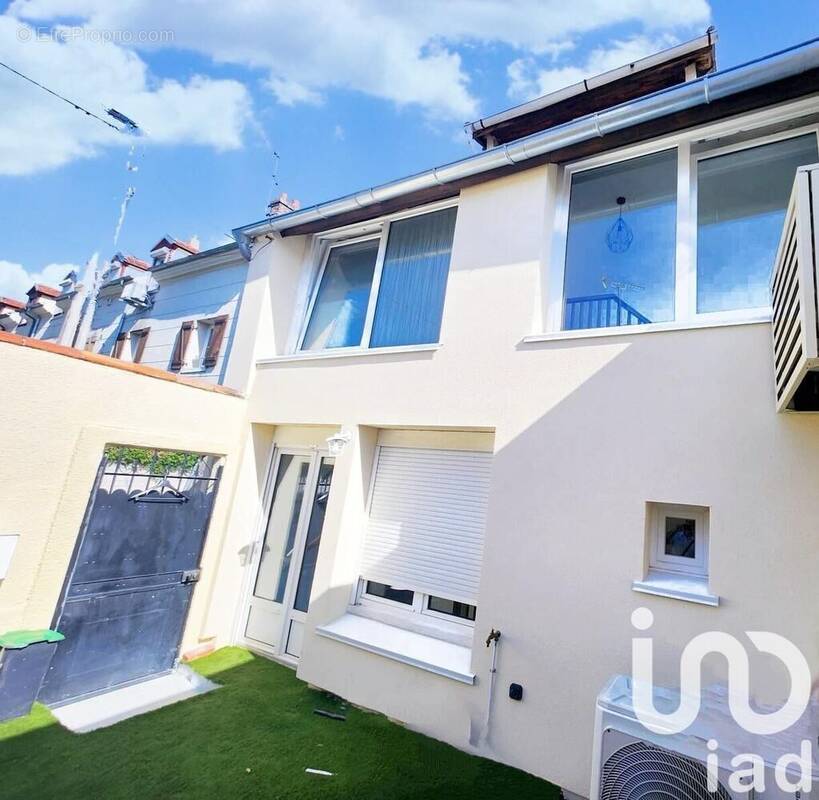 Photo 1 - Maison à MAURECOURT