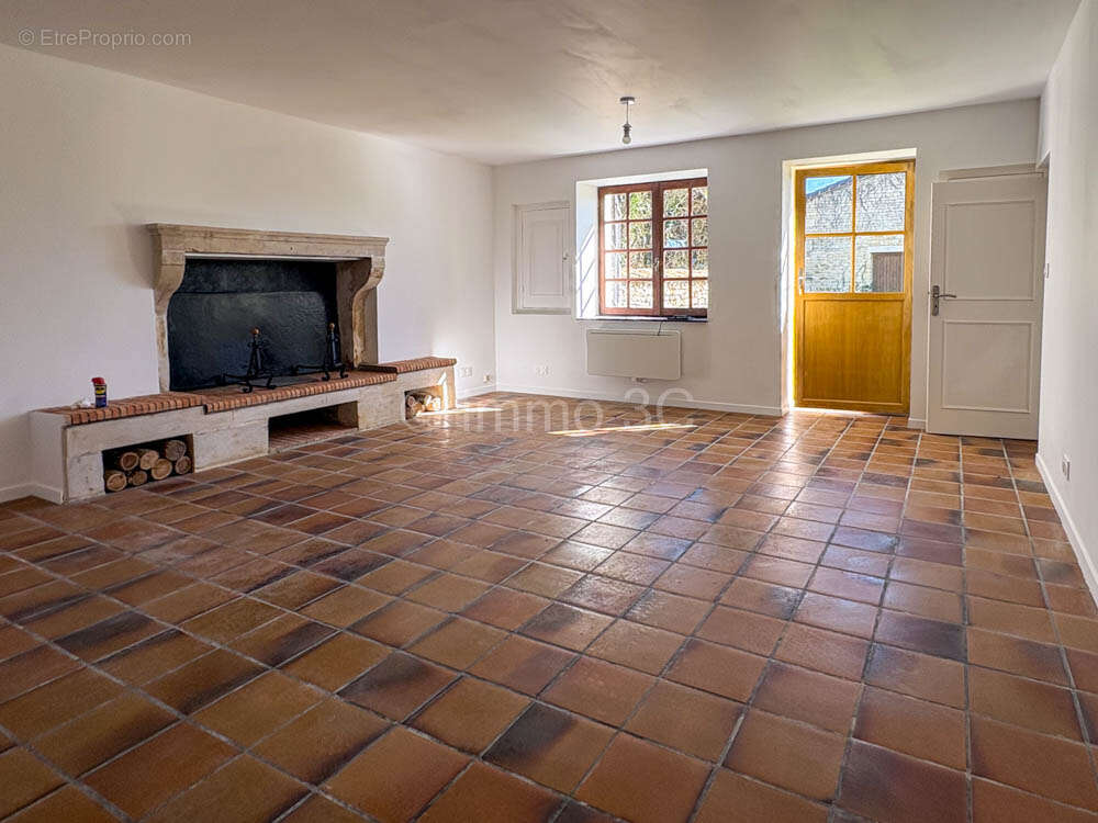 Maison à SAUZE-VAUSSAIS