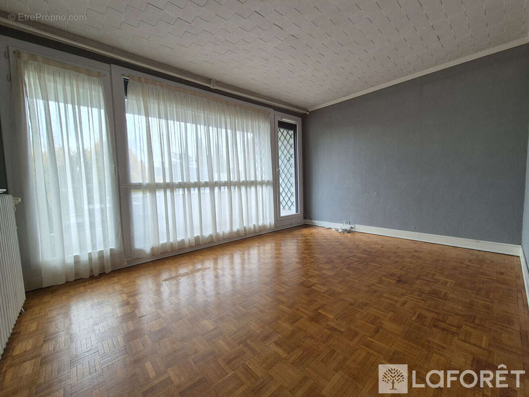 Appartement à VILLEBON-SUR-YVETTE