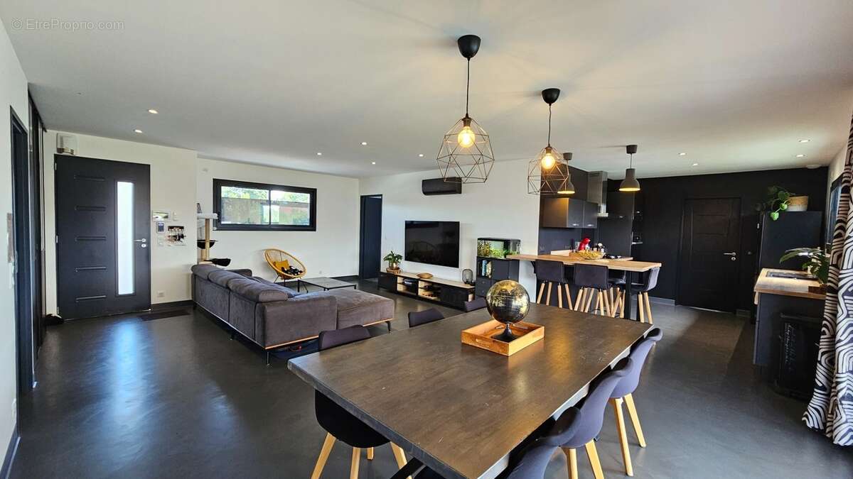 Maison à vendre 6 pièces avec jardin , garage et piscine OURSBELILLE (65) - photo 8