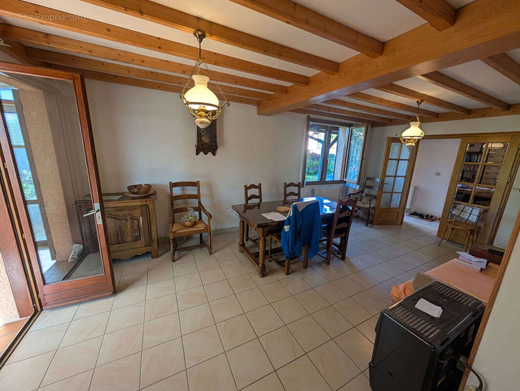 Maison à ESTRABLIN