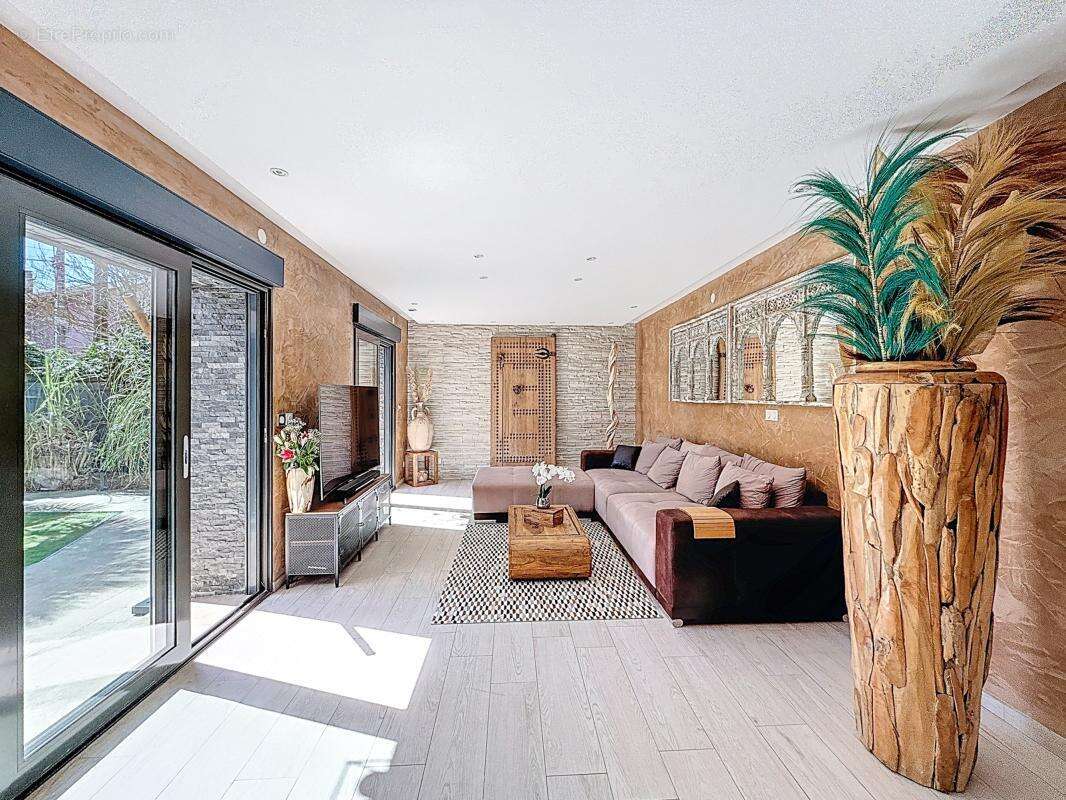 Maison à VAULX-EN-VELIN