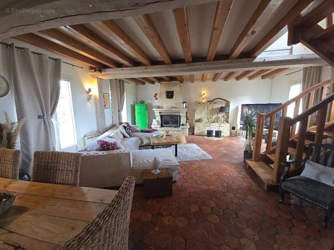 Maison à SACQUENVILLE