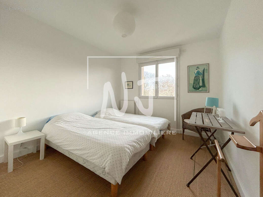 Appartement à LES PONTS-DE-CE