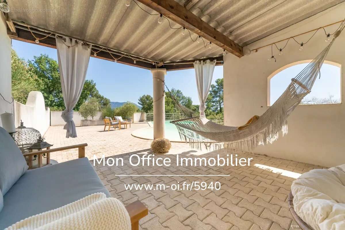 Maison à POURRIERES