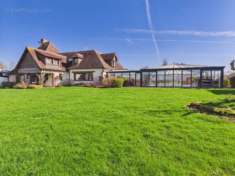 Grande maison de caractère et ses trois maisons d'amis - photo 5