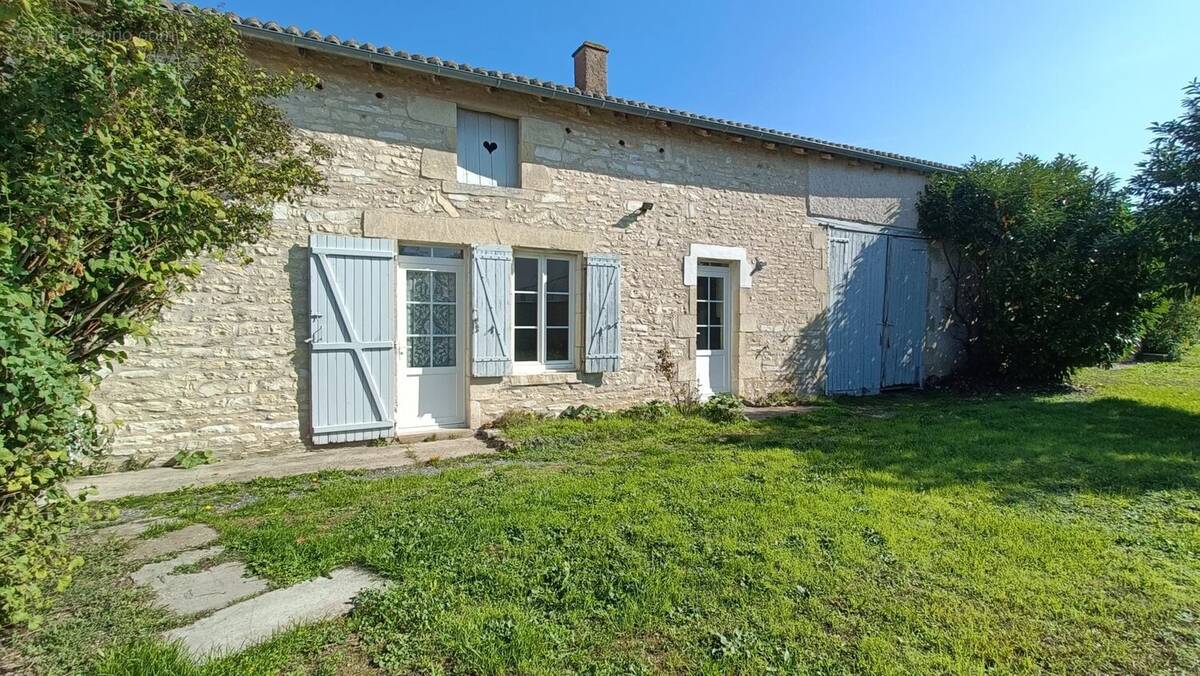 Maison à LE ROCHEREAU