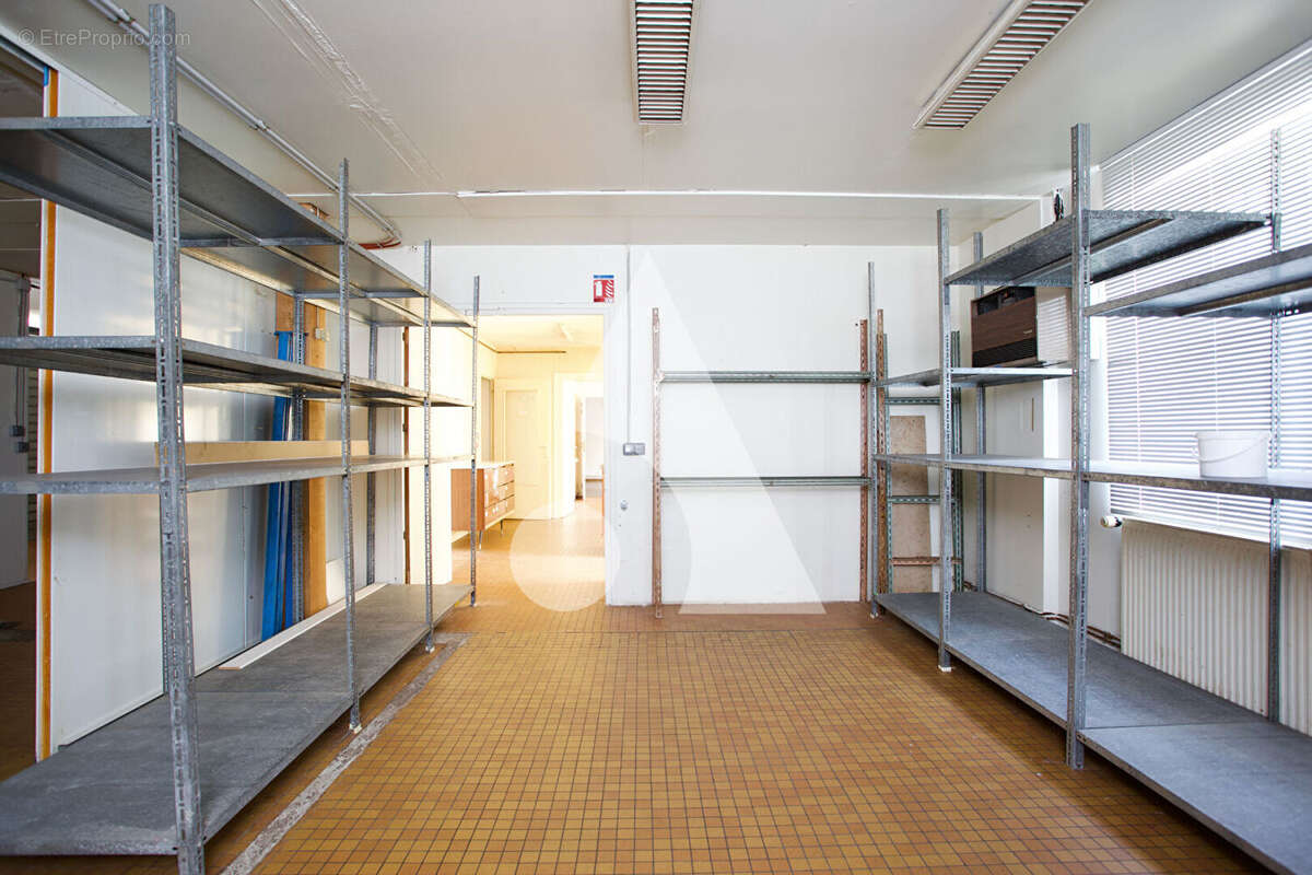 Commerce à SAINT-GEORGES-DE-RENEINS