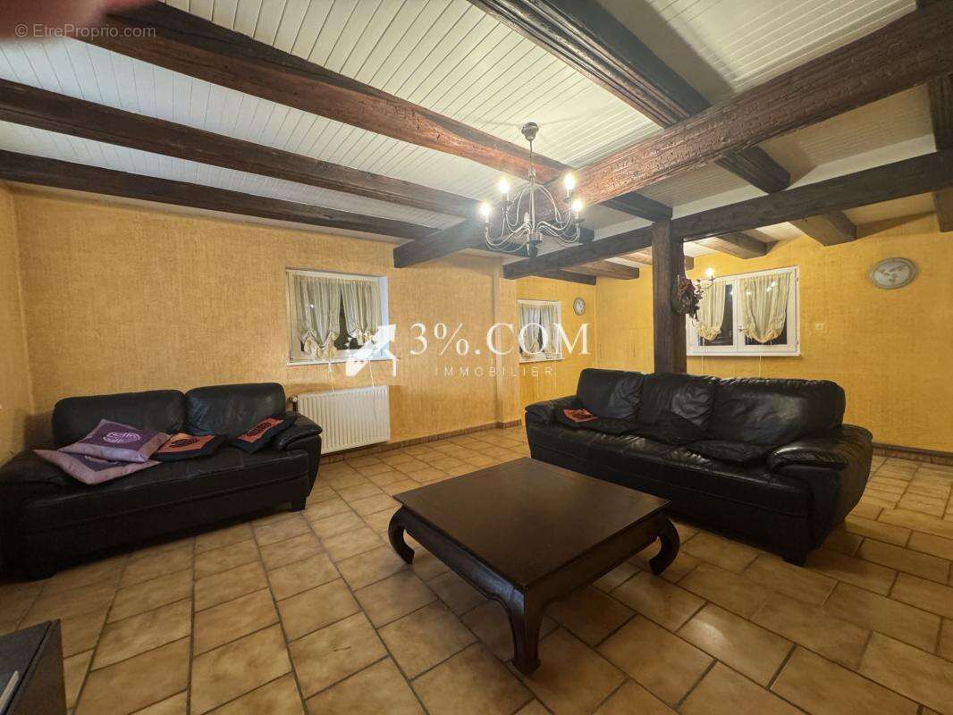 3%COM Grande maison avec cour et jardin - photo 5