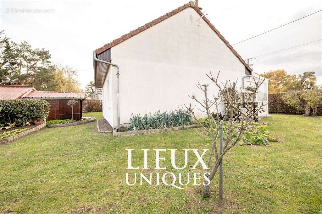 Maison à MEUSNES