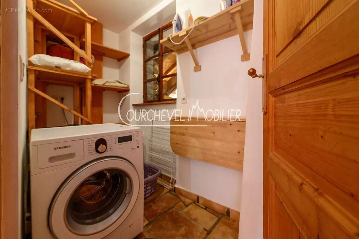 Maison à LES ALLUES