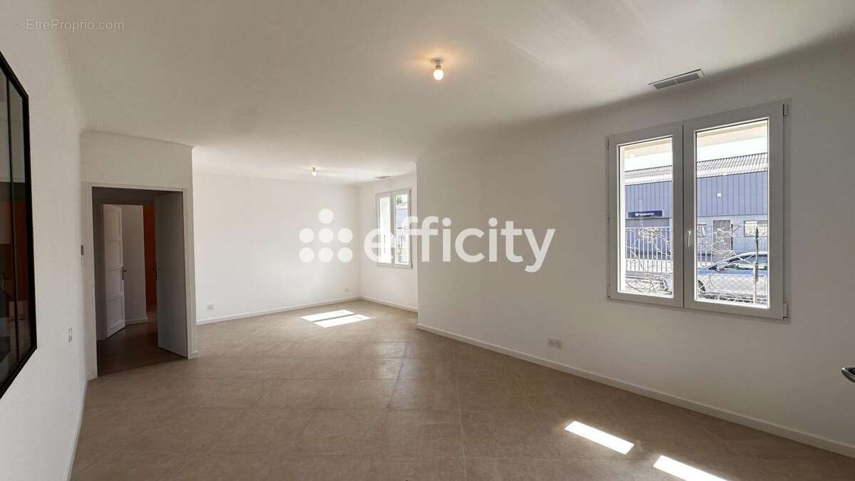 Maison 82 m² à Montelimar  - photo 3