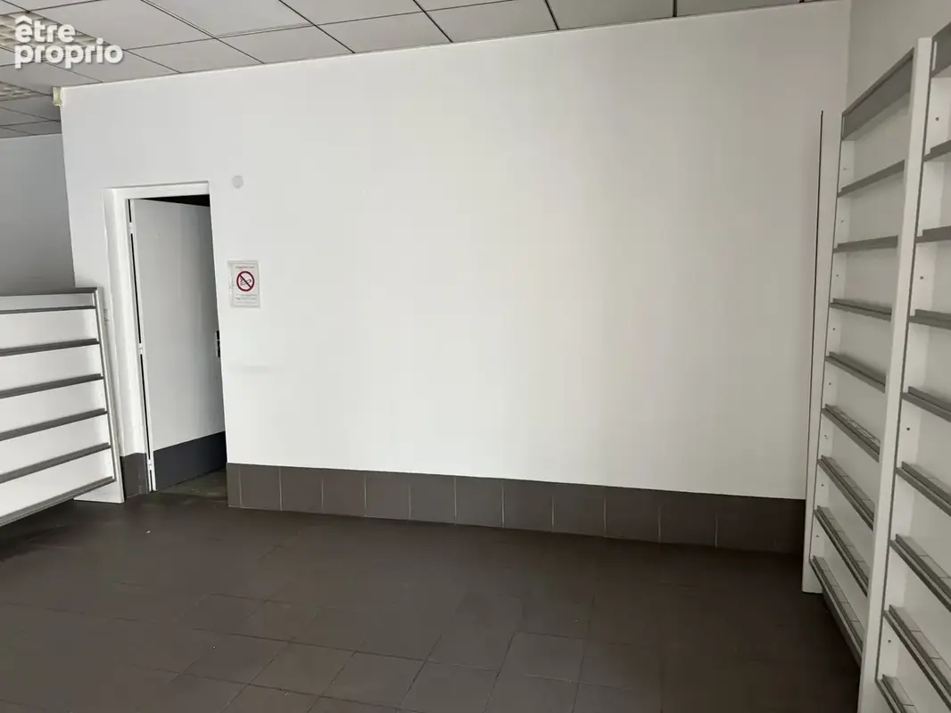 A Auch, à vendre immeuble (local commercial et appartement 3 pièces) - photo 6