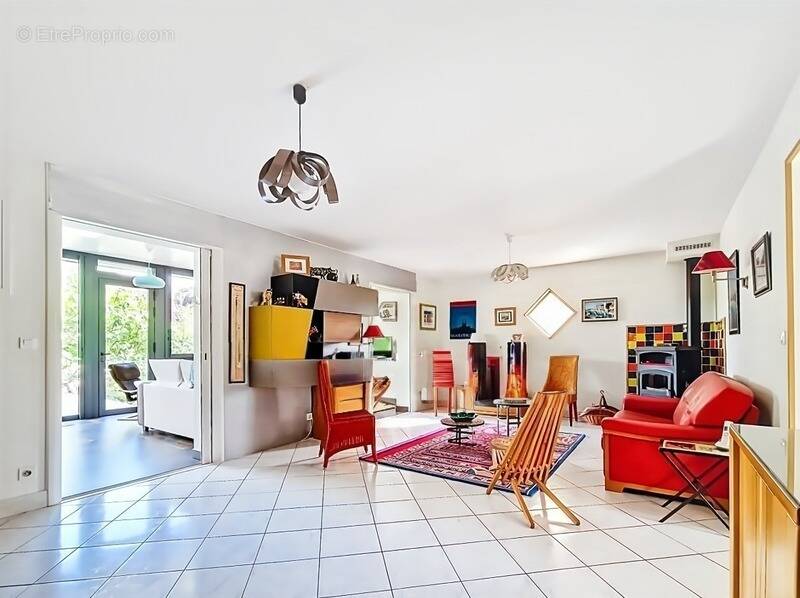 Maison à LES CLAYES-SOUS-BOIS