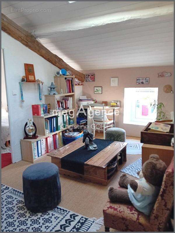 Maison à SAINT-GERMAIN-DE-MARENCENNES