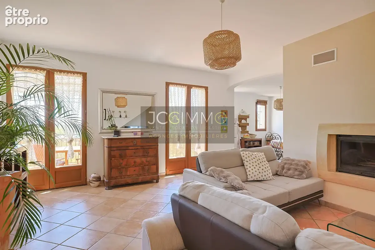 villa individuelle T5 de 117 m2 avec piscine et belle vue dégagée - photo 5