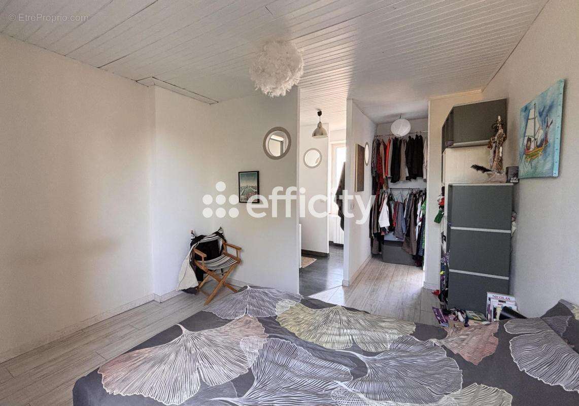Maison 193 m² à Dompierre-Sur-Mer  - photo 6
