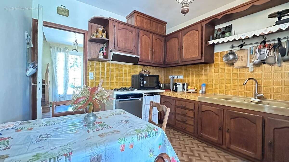 cuisine maison principale - Maison à CALES