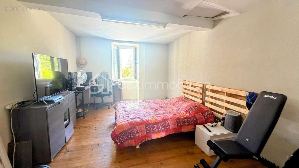 Maison mitoyenne de caractère avec un beau terrain et un garage - photo 12