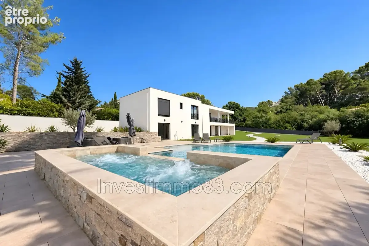 Maison 8 pièces 290 m² à vendre à Roquevaire (13360) - photo 7
